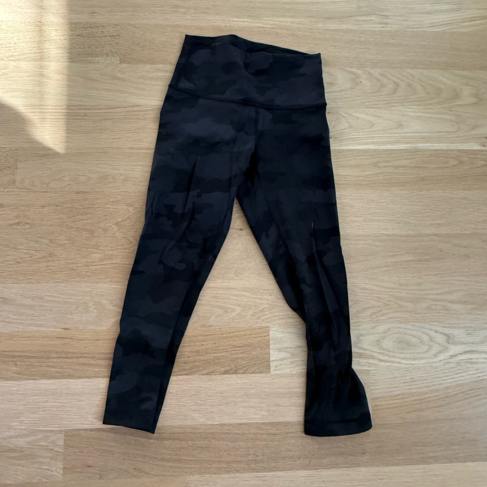 lululemon athletica women’s Dark Camouflage 23” Leggings